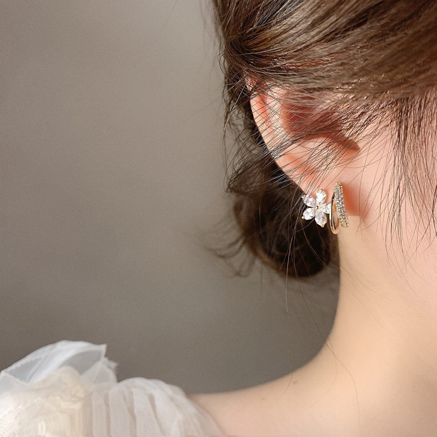 Floral Elegance Gold Earrings with Sparkling Zirconia